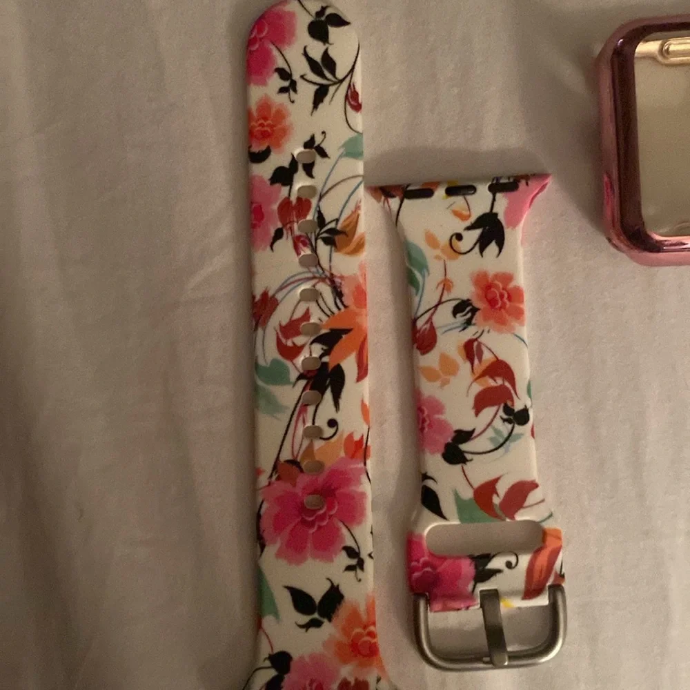 Apple Watch Band and Cover - Picture 2 of 4
